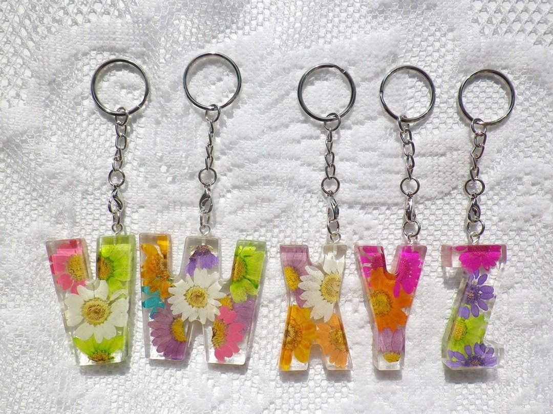 Anny's workshop手作押花饰品，艳夏ABC字母饰品(Q,R,S,T,U,V,W,X,Y,Z) - 项链 - 塑料 