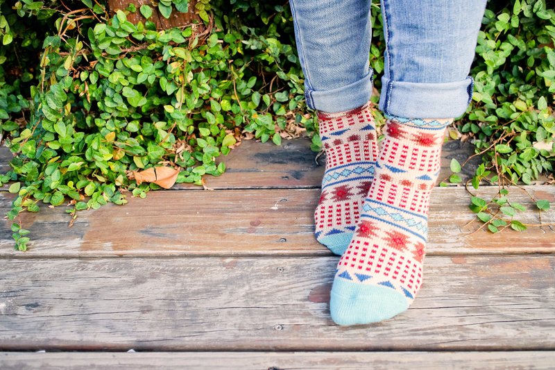 【2色】森系民族同乐！ // 康藏草原民族棉袜子 :::DAWN' make up your feet ::: - 袜子 - 棉．麻 咖啡色