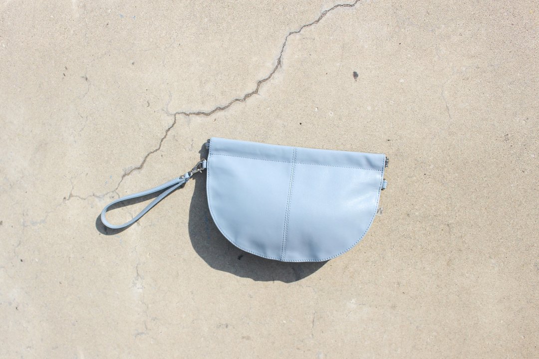 氣質半月 玩味简约 天蓝 真皮两用包 斜背手抓包 SEMI- - 系列 - 侧背包/斜挎包 - 真皮 灰色