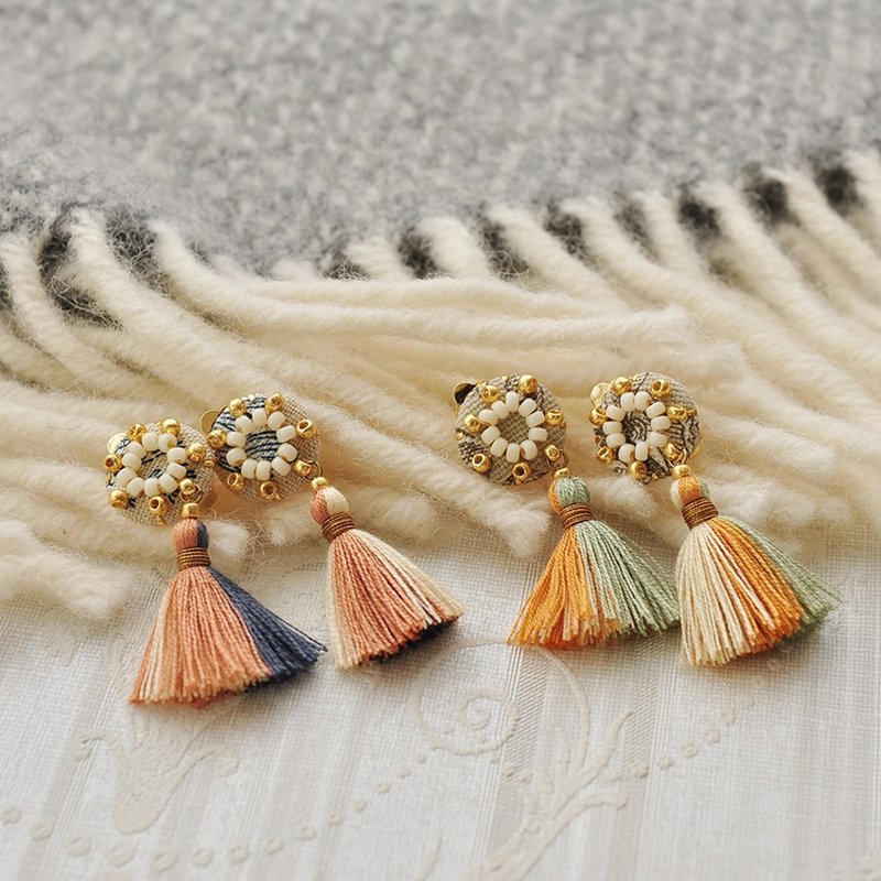 花结流苏耳夹耳环/ Rosette tassel clip-on-earring - 耳环/耳夹 - 其他材质 多色
