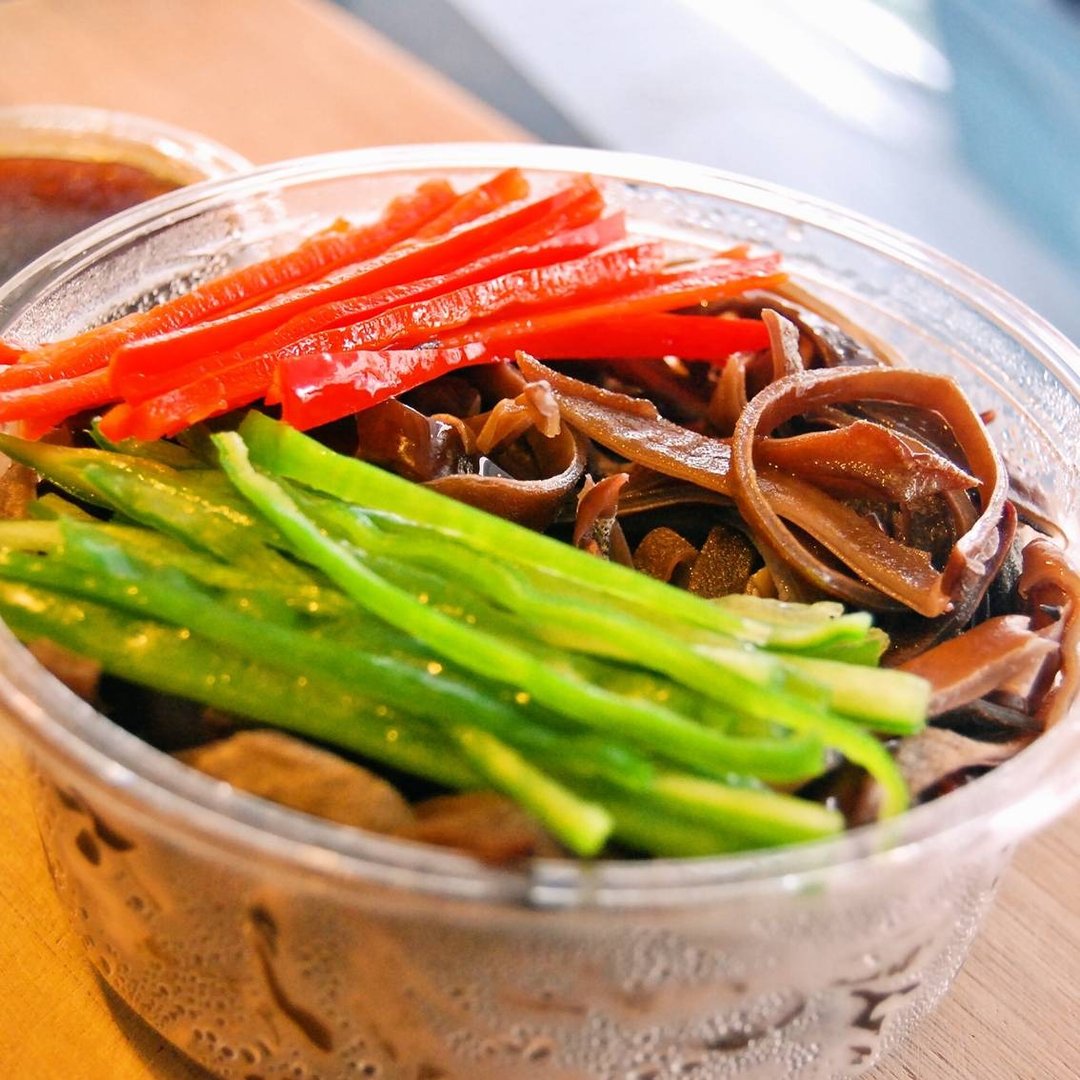 黑木耳凉拌菜 x 凉拌核桃黑木耳│清爽开胃、轻食沙拉 - 熟食小吃 - 新鲜食材 黑色