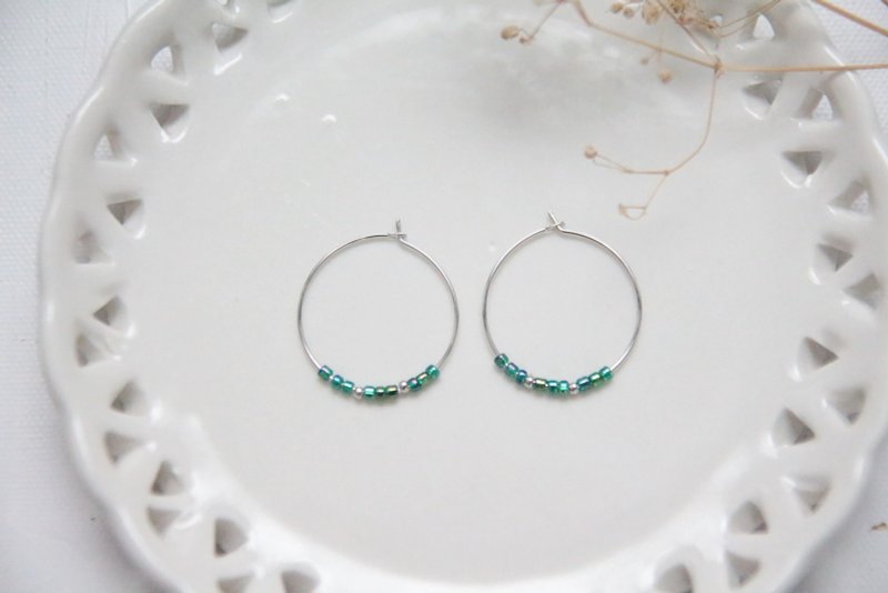 孔雀色日本珠　银色大耳环 - 耳环/耳夹 - 其他金属 蓝色