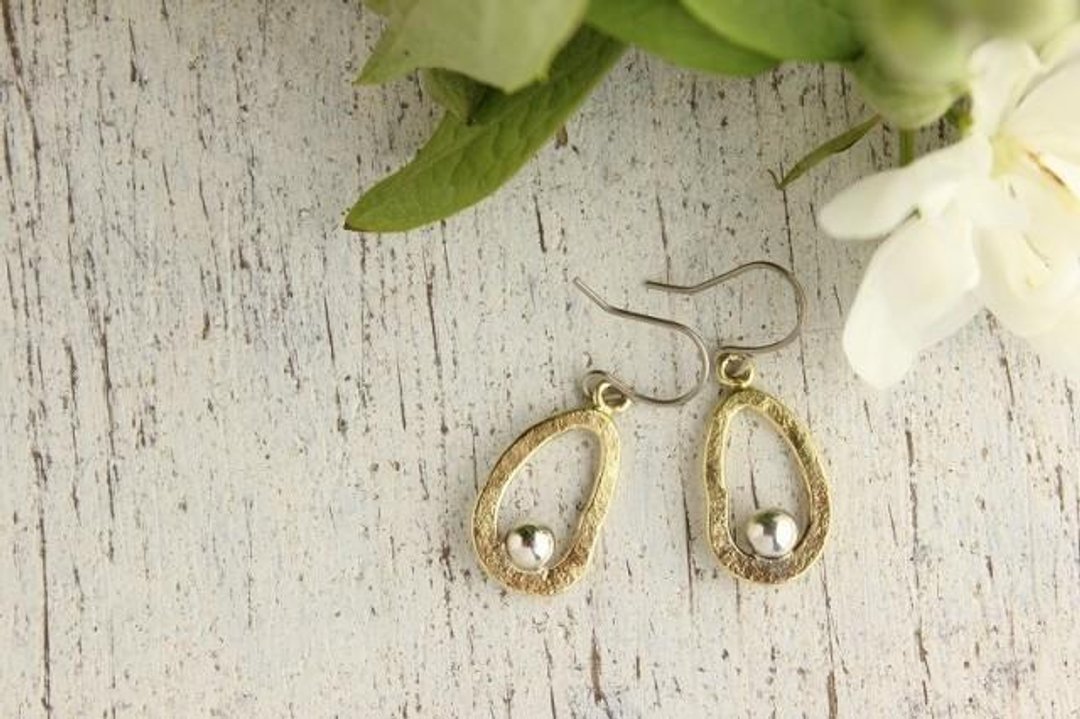 Earrings / Simple Style Silver Ball Brass Type - 耳环/耳夹 - 其他金属 金色