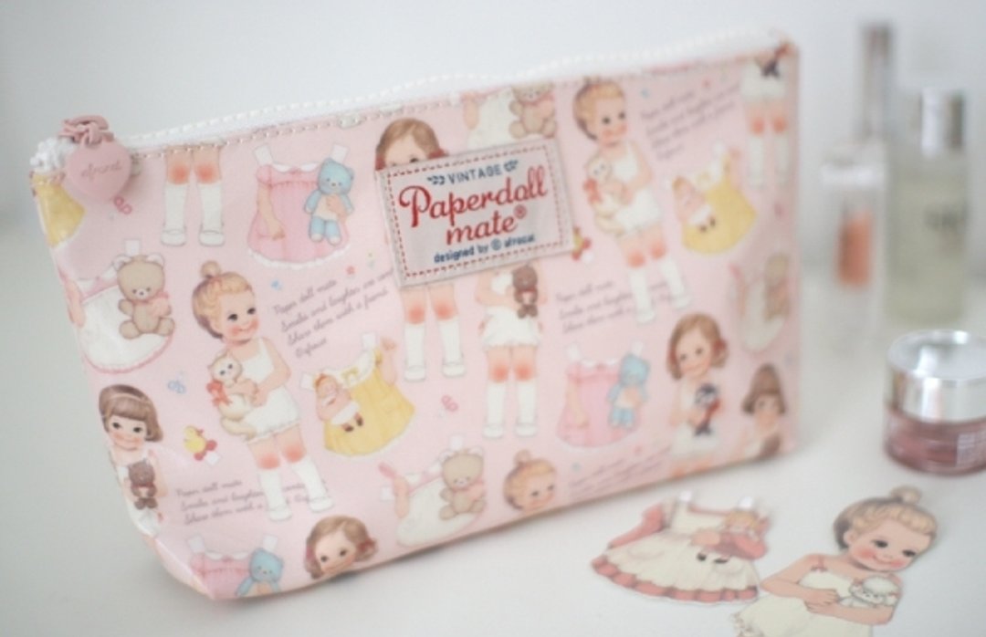 韩国【Afrocat】Oilcloth pouch_M〈Pink Pattern〉复古 纸娃娃 钱包 化妆包 铅笔盒 文具 收纳 - 铅笔/自动铅笔 - 真皮 粉红色