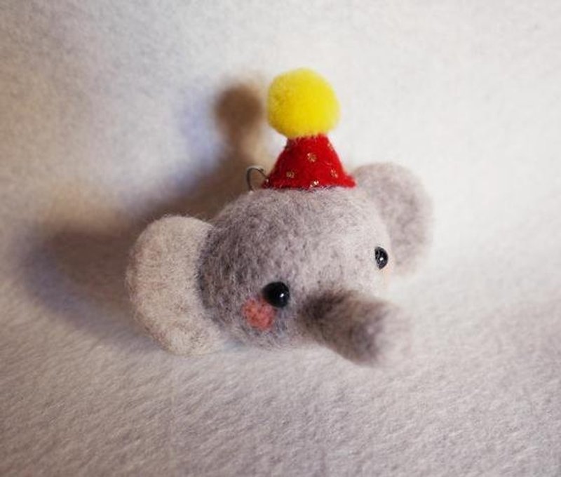 马戏团小象 可制成项链 /包包吊饰/钥匙圈(功能择一) - 钥匙链/钥匙包 - 羊毛 蓝色