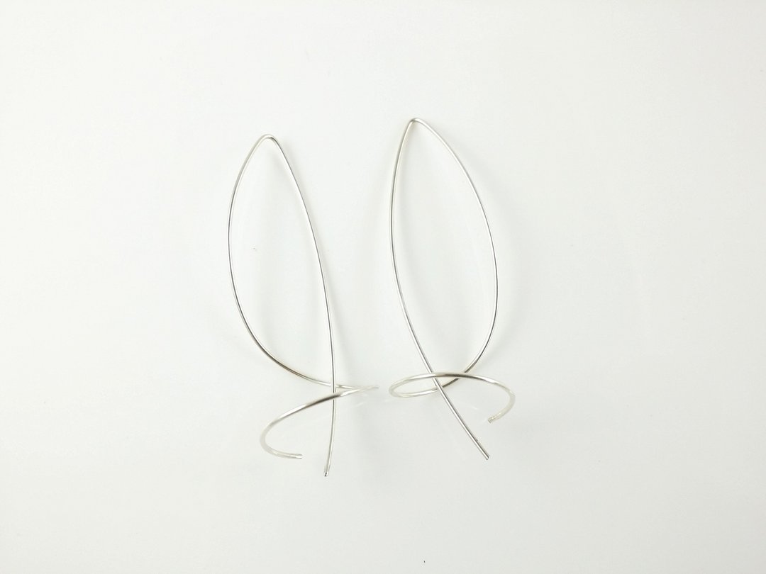 纯银耳环,线光系列Line light collection LLE003 轻耳饰 微波线银 纯银针 台湾设计师手工制作 - 耳环/耳夹 - 纯银 银色