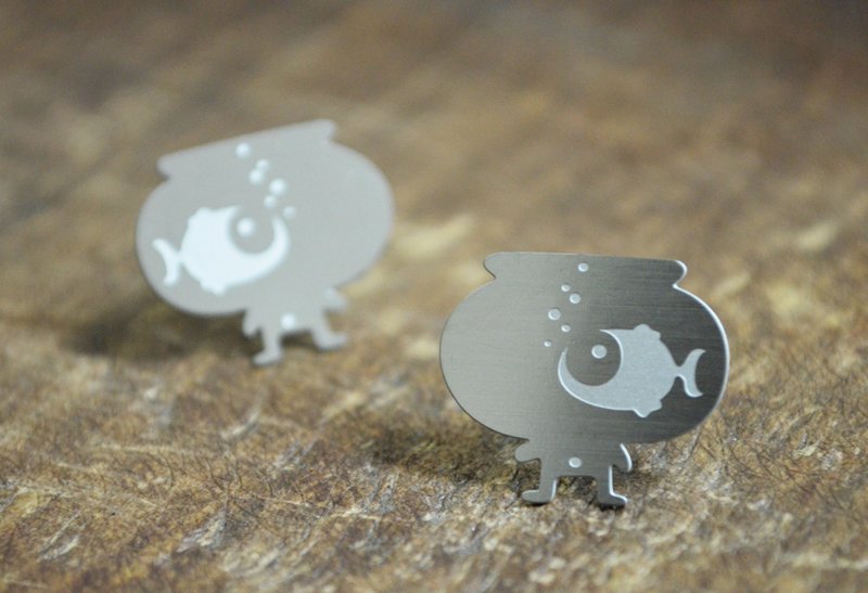 【Peej】小鱼的梦想 ·不锈钢耳环 / 抗过敏耳针 - 耳环/耳夹 - 其他金属 灰色