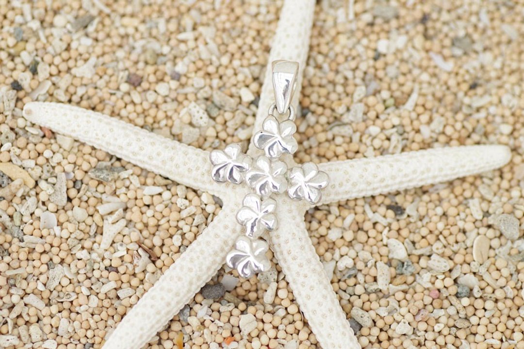 Plumeria cross Silver pendant top - 项链 - 宝石 灰色