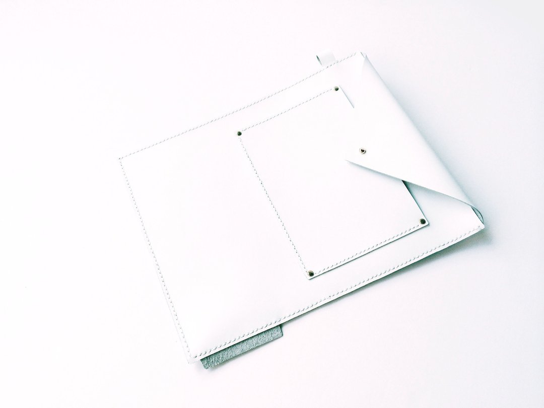 Zemoneni 手作 限量 牛奶白色 ipad case - 电脑包 - 真皮 多色