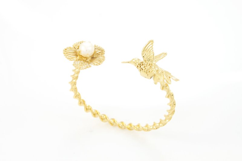 Humming Bird Bangle - gold - 手链/手环 - 其他金属 金色