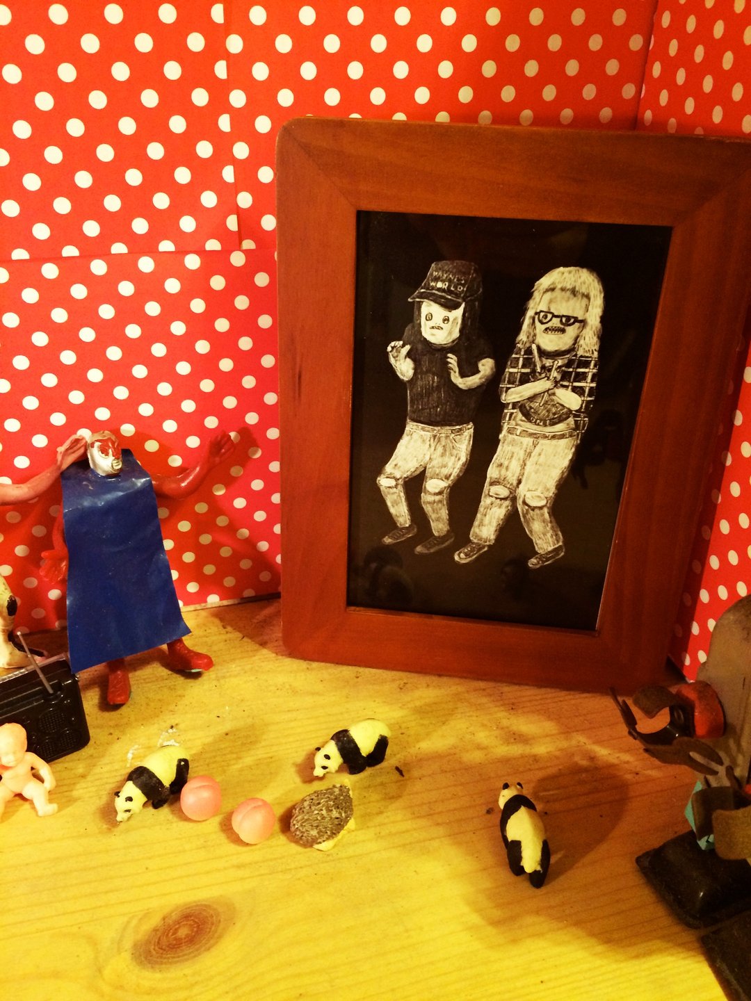 过去X未来多提无用 僵尸 zombie in my backyard 系列展览品：Wayne’s World (1992) - 其他 - 纸 灰色