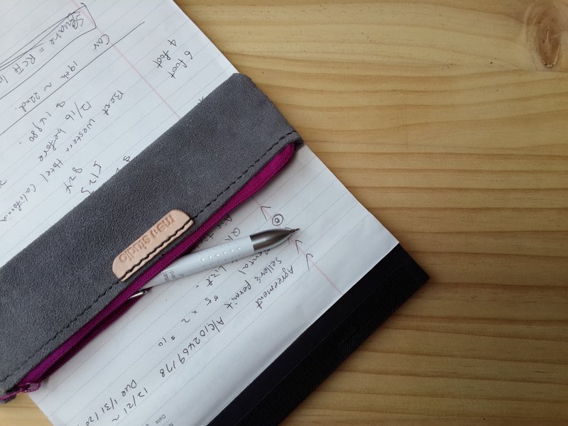 026.1 手缝灰色真皮麂皮带状手札笔袋 （可挂在B5笔记本上) - 铅笔盒/笔袋 - 真皮 灰色