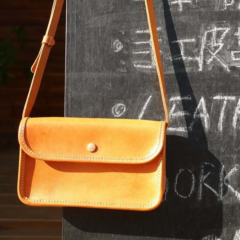 包边的侧背小包 - 侧背包/斜挎包 - 真皮 橘色