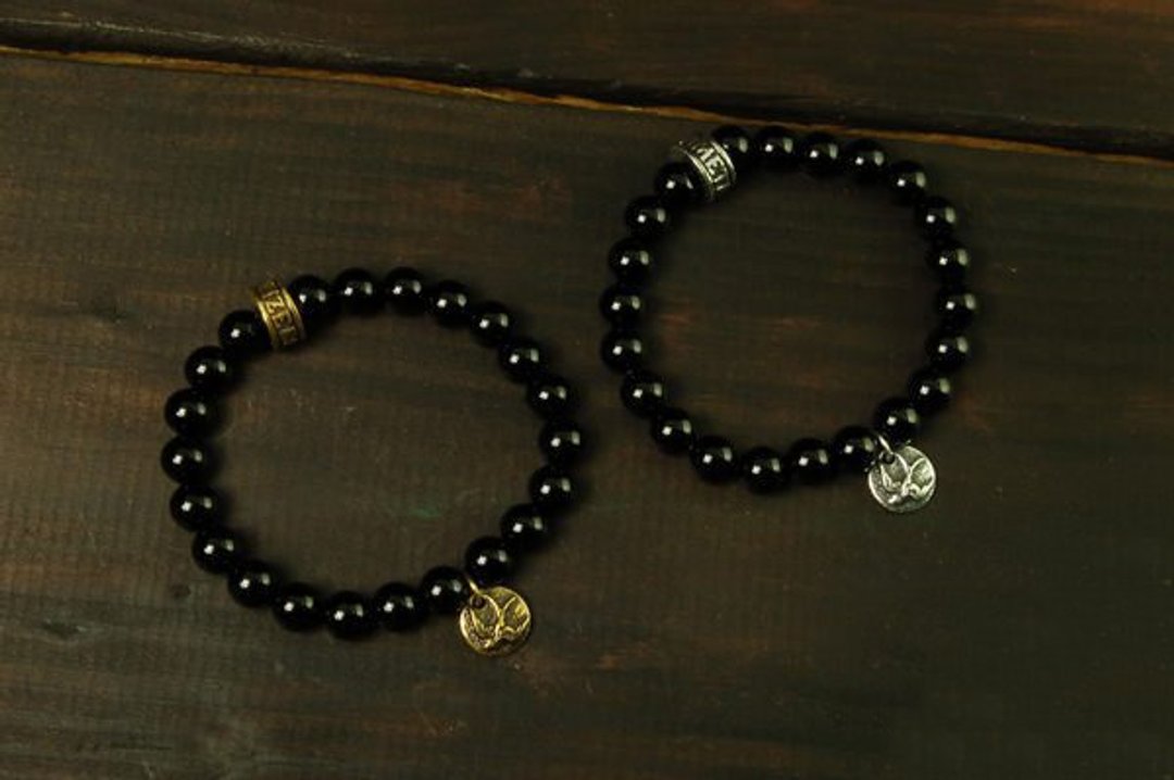 Swallow & Logo Tag Beaded Bracelet 文字圈&燕子牌串珠手链-黑玛瑙 - 手链/手环 - 其他金属 