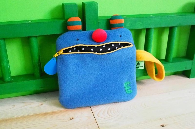 E*group 口水手提包   综合色 - 化妆包/杂物包 - 棉．麻 多色