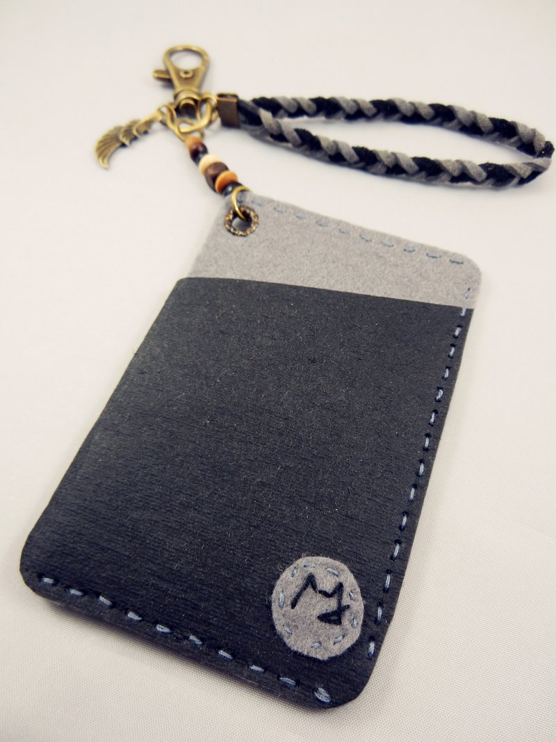 god leading手作-【质感刺绣】手缝卡包 直线款 可水洗牛皮 可加价订制刺绣名子 小语 包包 - 证件套/卡套 - 绣线 黑色