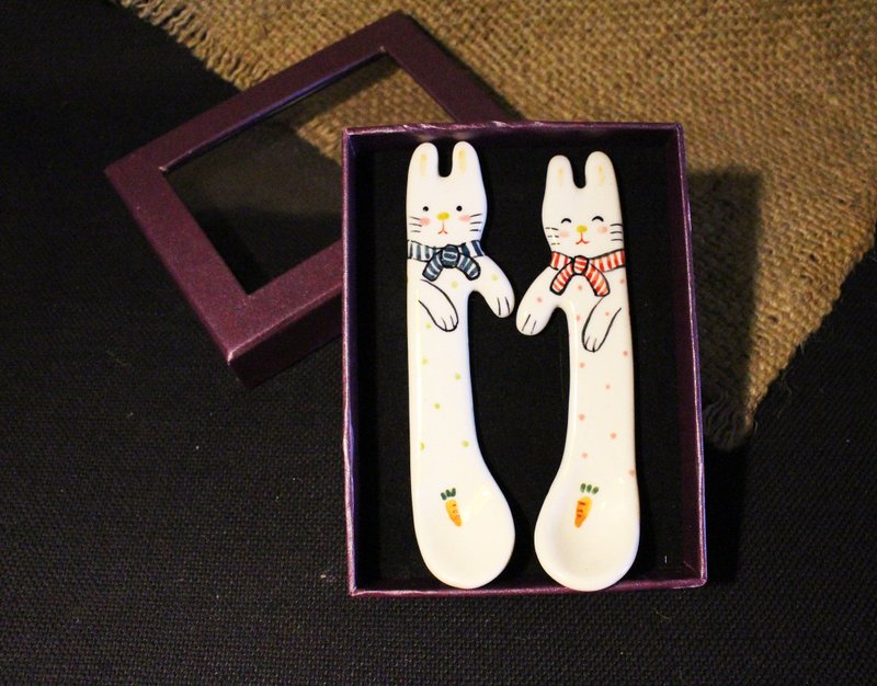 暖暖兔子情人组（ 麻吉magic汤匙） - 餐刀/叉/匙组合 - 其他材质 多色