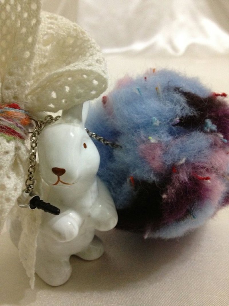 浪漫春晨手机防尘塞 - 吊饰 - 羊毛 