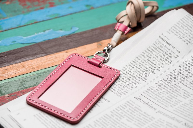 手染植物鞣手缝直式证件套-蜜桃红限定(含背带) - 证件套/卡套 - 真皮 红色