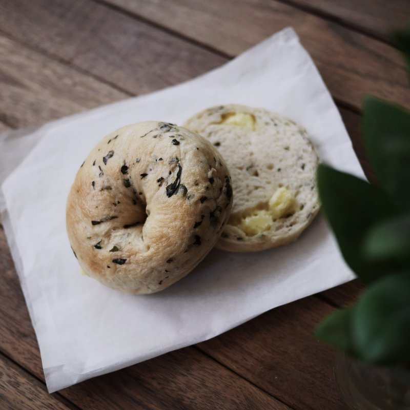 九层塔乳酪贝果 - 面包/吐司 - 新鲜食材 金色
