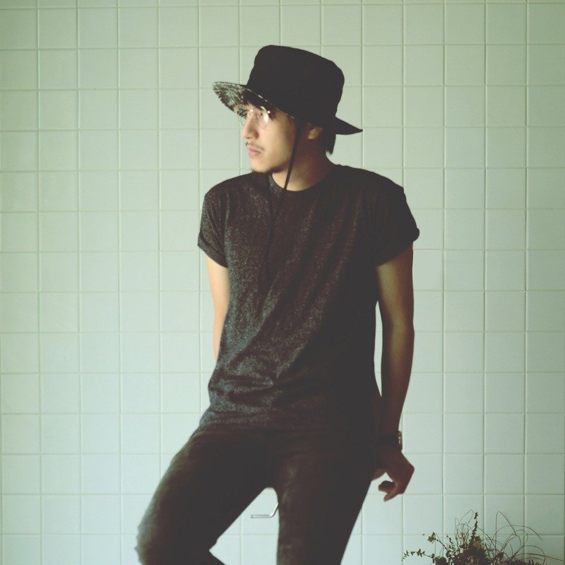 素面麻花卷袖T恤 - 男装上衣/T 恤 - 其他材质 灰色