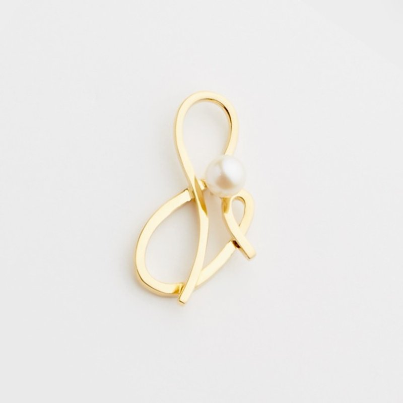 都会时尚 / Cecilia earrings 一对 - 耳环/耳夹 - 其他金属 金色