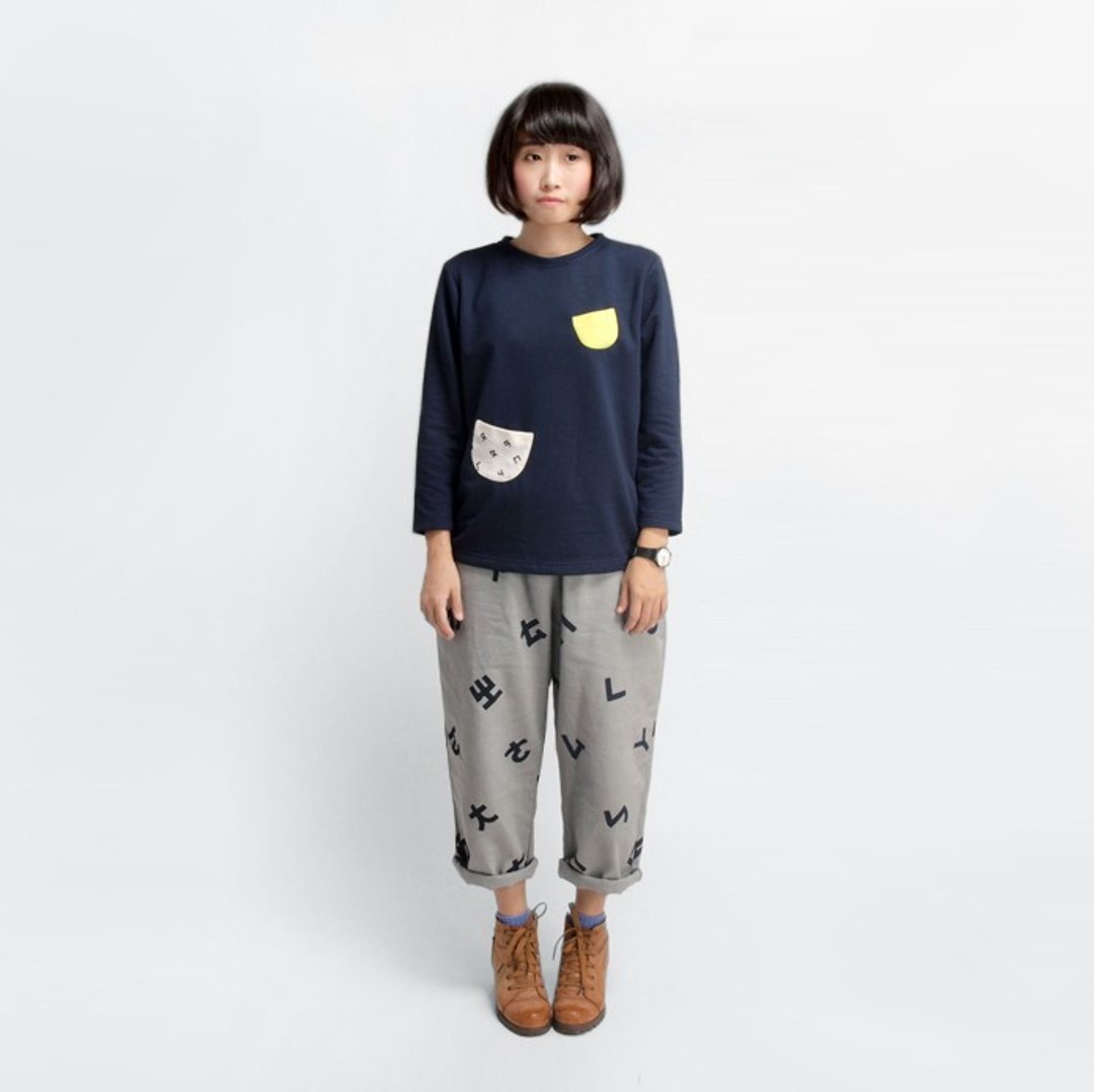 【HEYSUN】台湾人的秘密字/注音符号研究小组 / 口袋拼接T-shirt-藏蓝 - 中性连帽卫衣/T 恤 - 其他材质 蓝色