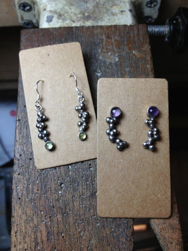 O' NIU 小花宝石耳环 - 耳环/耳夹 - 宝石 