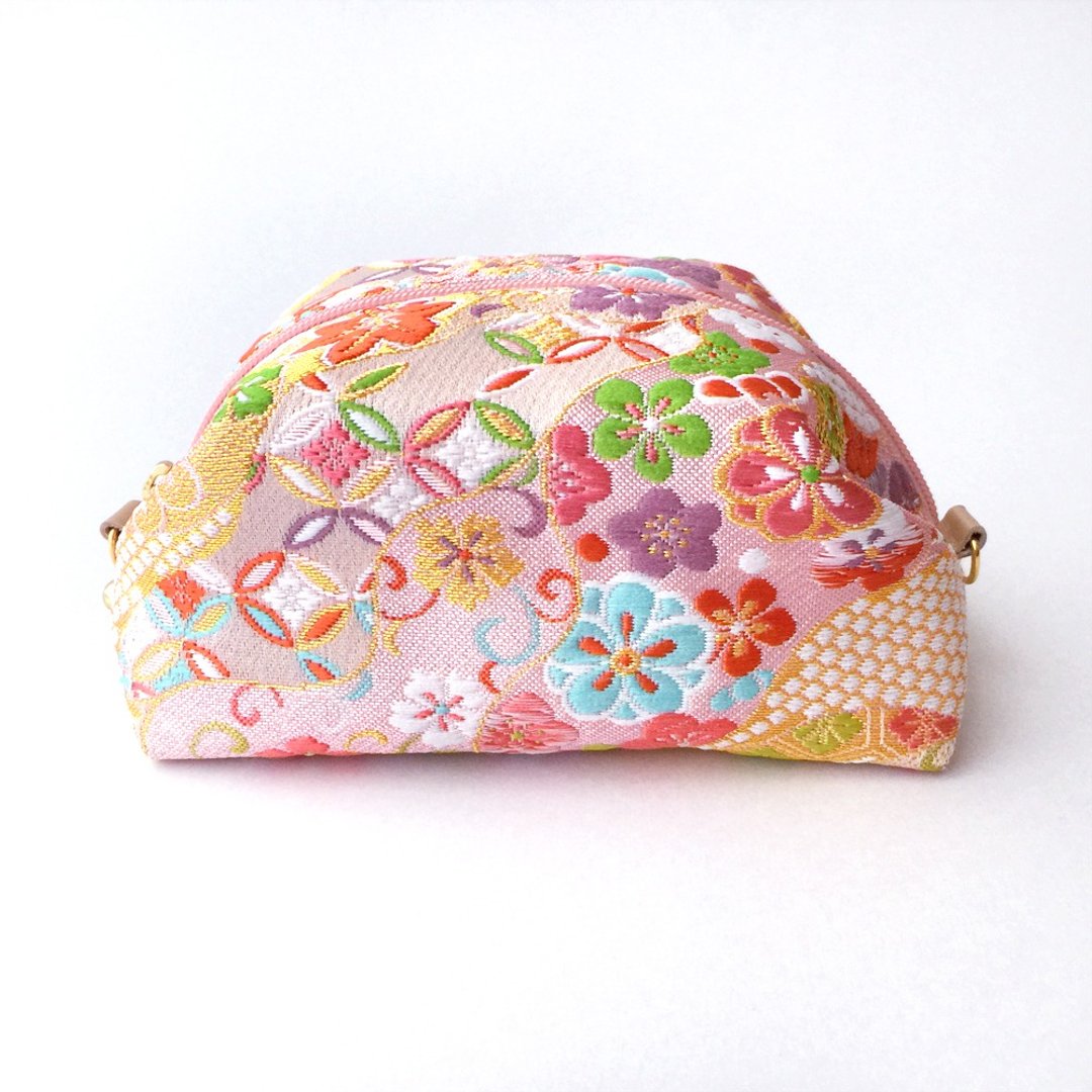 Pouch with Japanese Traditional Pattern, Kimono (Medium) - Gold Brocade - 化妆包/杂物包 - 其他材质 粉红色
