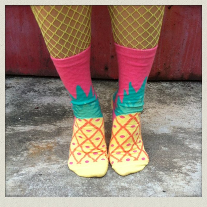 凤梨冰淇淋袜!!夏漪眺=knock your socks off !! - 袜子 - 其他材质 黄色