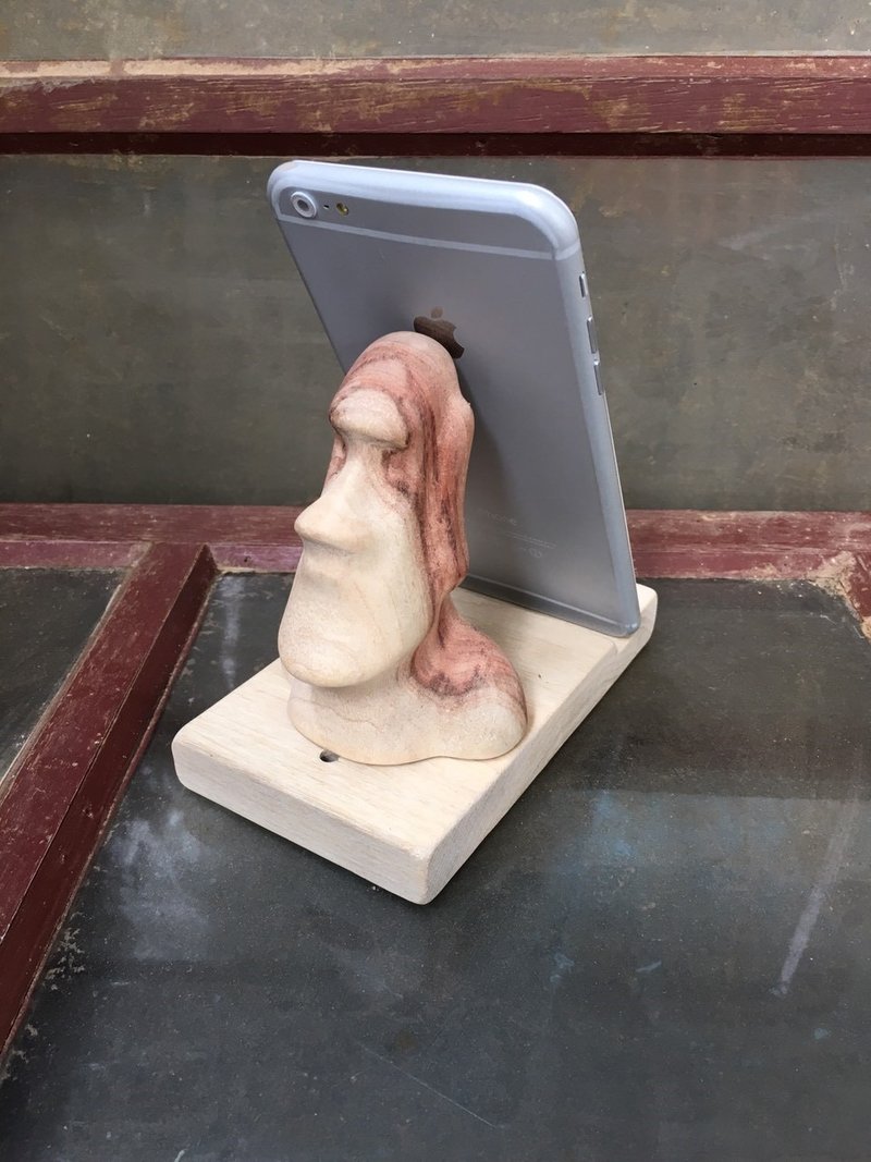 原木木作 摩艾手机座 - 樟木 - 手机座/防尘塞 - 木头 咖啡色