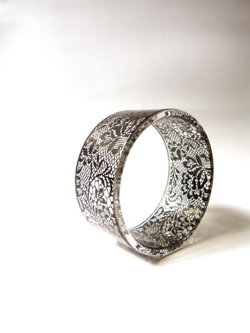 厚透明雕黑色花古典神祕大手环 - 手链/手环 - 防水材质 