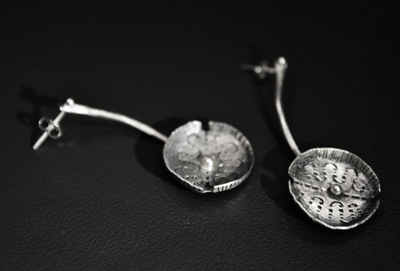 纯银饰品＿大王莲耳环_女王的叶片船 - 项链 - 宝石 灰色