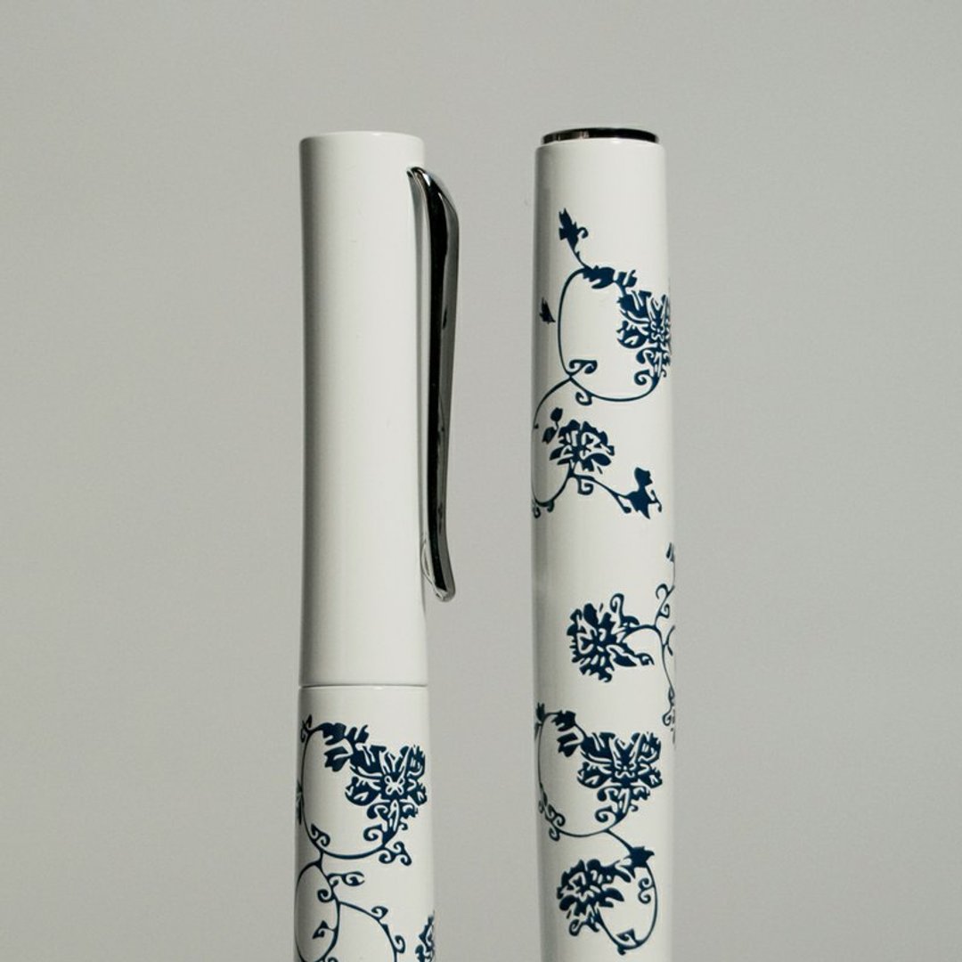 rondo Blue Peony Ball Pen 青花瓷钢珠笔 - 笔筒/笔座 - 其他材质 
