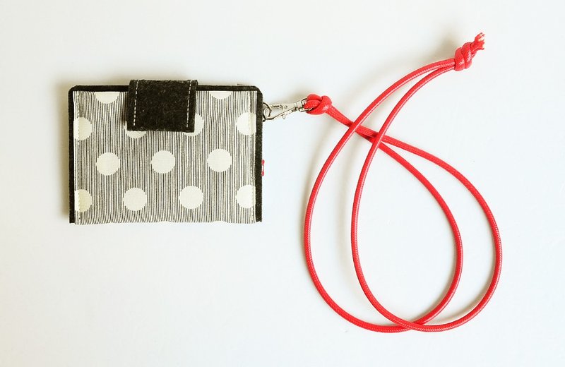 证件。名片套连挂颈带。黑波点 - 吊饰 - 其他材质 黑色