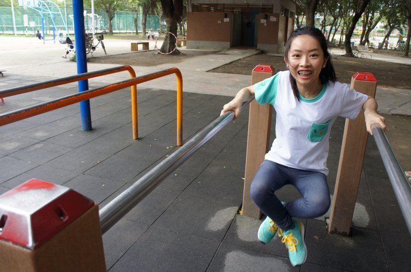 《回到12岁》河童同学的便当 - 女装 T 恤 - 棉．麻 白色