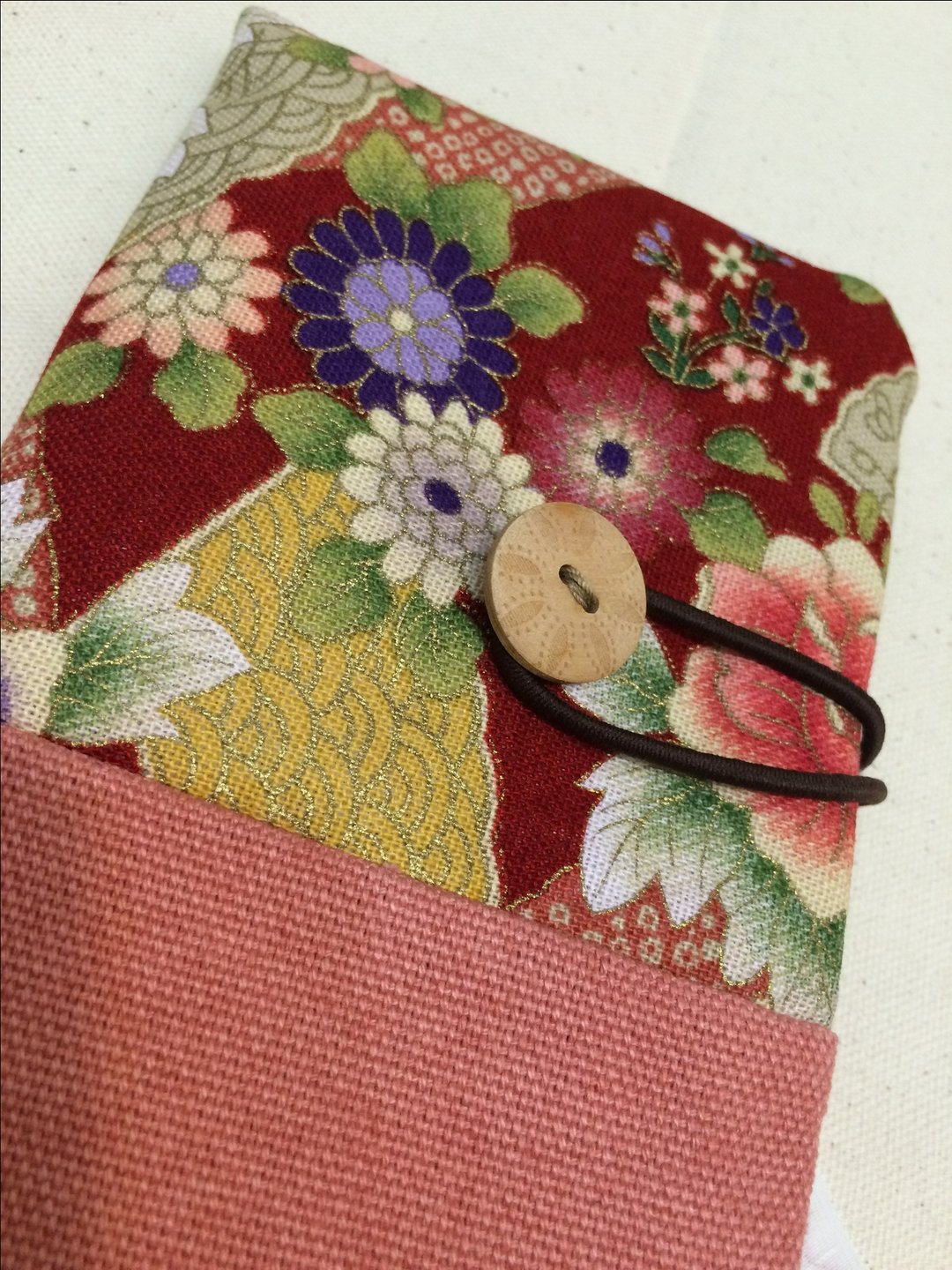 NO.26-日本花、红//第26号旅行护照套/万用袋 - 护照夹/护照套 - 其他材质 多色