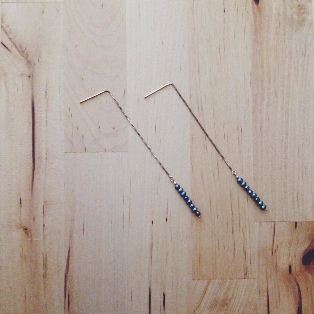 Clip-On&amp; Earrings-Freshwater pearls and 14KGF black line are beautiful earrings-LinePr01 - 耳环/耳夹 - 其他金属 黑色