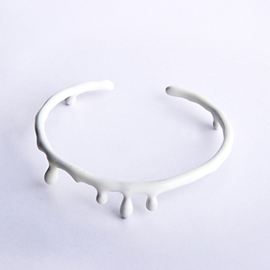 Water Drop white blood Bangle in brass and enamel color, Rocker jewelry, Skull jewelry, Biker jewelry. - 手链/手环 - 其他金属 