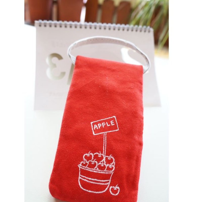 祝福小包/手机袋/笔袋 平安健康 手绘爱心苹果 (红+浅灰)  *袋扣部份将改为钉扣（银）* - 铅笔盒/笔袋 - 其他材质 红色