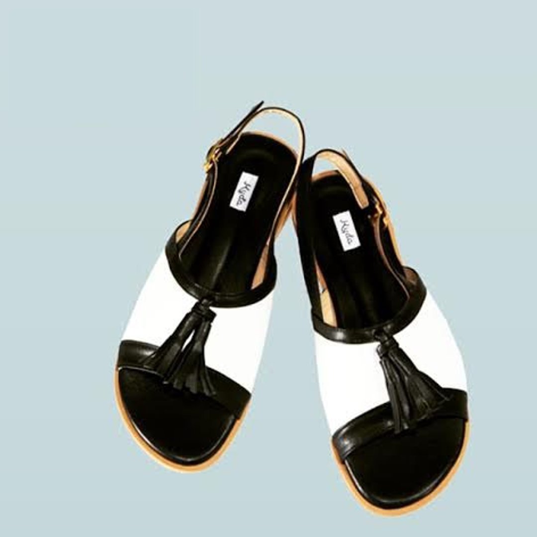 Minimal Sandals in Black&amp;White - 男女凉鞋 - 真皮 白色