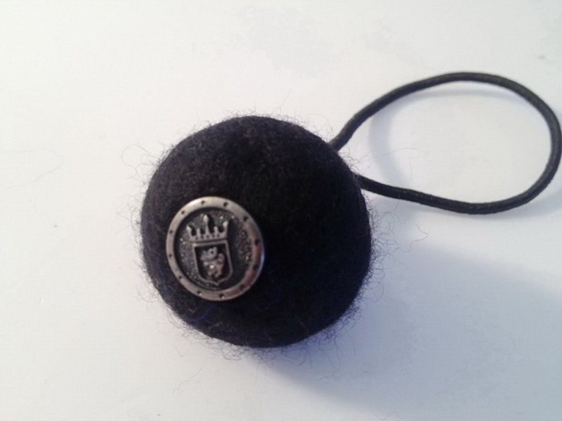 羊毛球发圈 (买五送一，随机送喔) - 发饰 - 羊毛 黑色