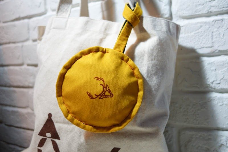 REINDEER麋鹿圆形挂包 钱包  黄色麋鹿圣诞树/圣诞袜款 - 零钱包 - 其他材质 多色