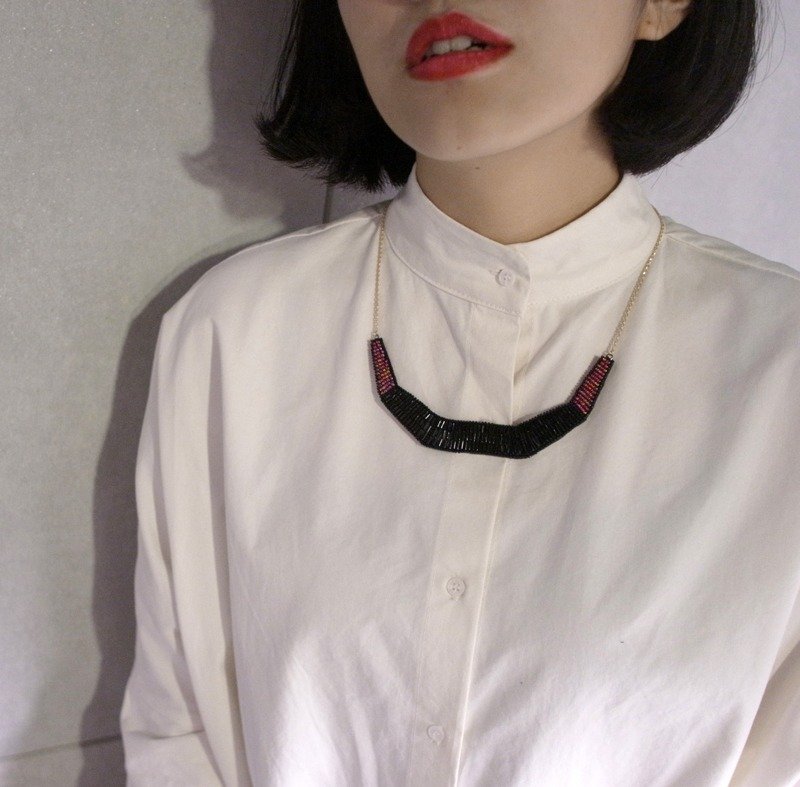 红与黑 几何手工刺绣项链 - 项链 - 绣线 红色