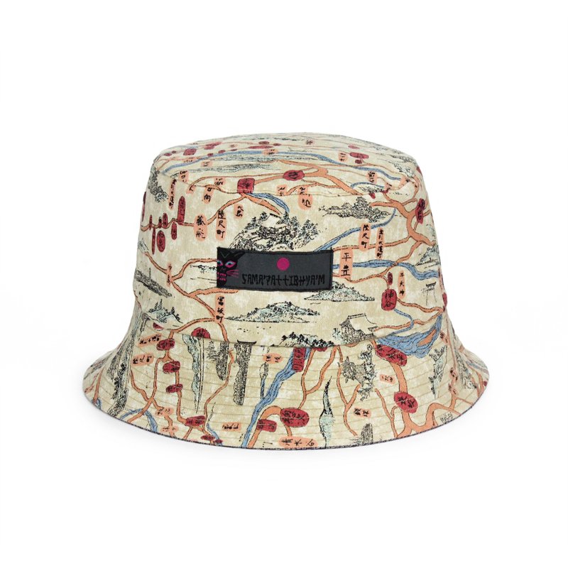 SAMA'PATTIBHYA'M® 235C Embroidery Reversible Bucket Hat 老布刺绣/日式满版花 双面戴渔夫帽 (米白字地图花) - 帽子 - 其他材质 白色