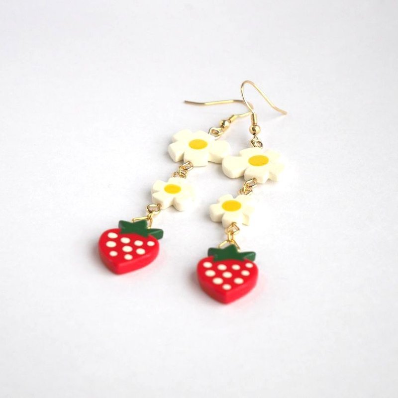 Berry Flower Earrings - 耳环/耳夹 - 塑料 多色
