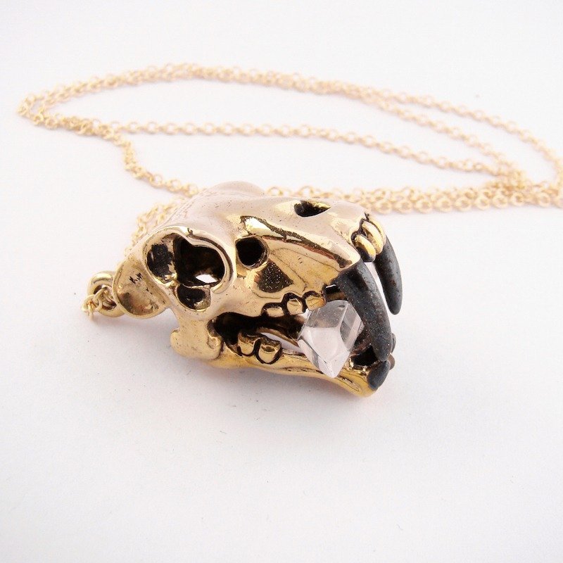 Brass Saber tooth skull pendant with clear quartz stone and oxidized antique color - 项链 - 其他金属 