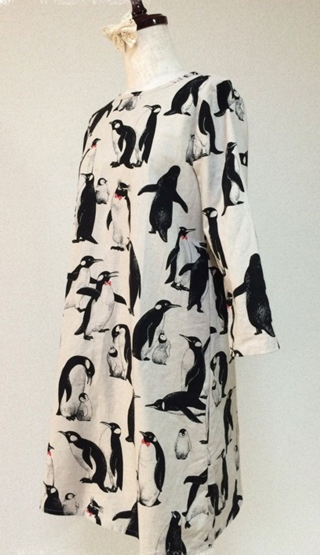 Dressed in the Ribbon: Nakayoshi penguin parent and child of the three-quarter sleeve dress: unbleached - 洋装/连衣裙 - 棉 白色