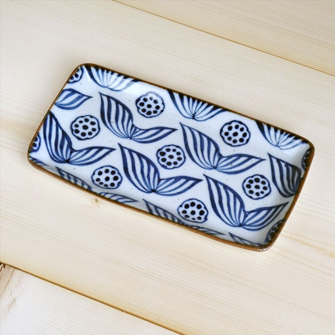 Lotus pattern of Shikokutore - 盘子/餐盘/盘架 - 粘土 蓝色