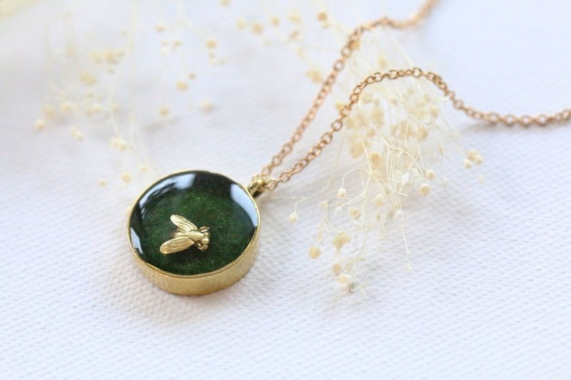 Insects on the grass necklace by linen. - 项链 - 其他金属 